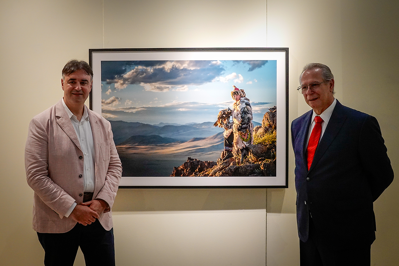 Enrique Arturo Gutiérrez López Portillo and Philippe Paquet